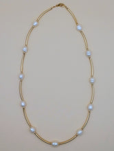 Load image into Gallery viewer, Elegant Pearl Necklace
