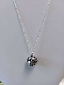Diffuser locket/Aromatherapy locket - Lively Accents