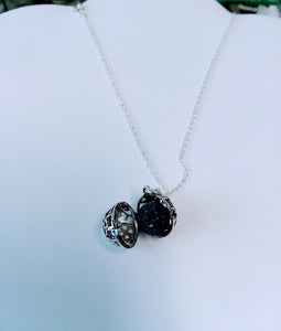 Diffuser locket/Aromatherapy locket - Lively Accents