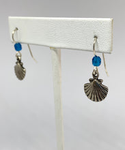 Load image into Gallery viewer, Scallop Shell Earrings - Lively Accents