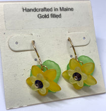 Load image into Gallery viewer, Lucite Flower Earrings - Lively Accents